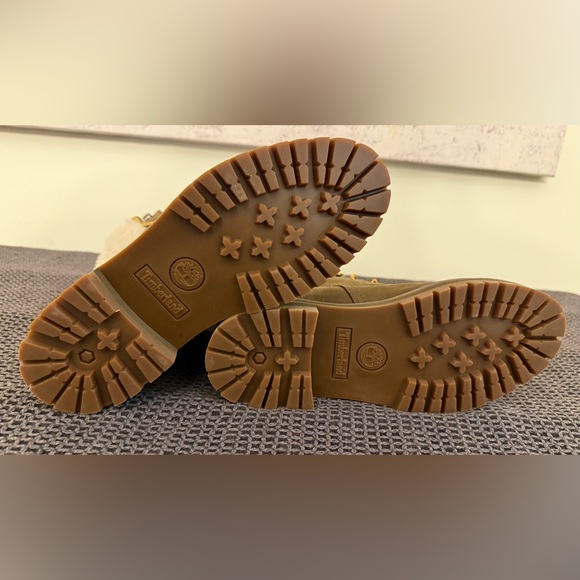 Timberland Women's Courmayeur Valley 6" WP Boot Olive Nubuck - Picture 4 of 5